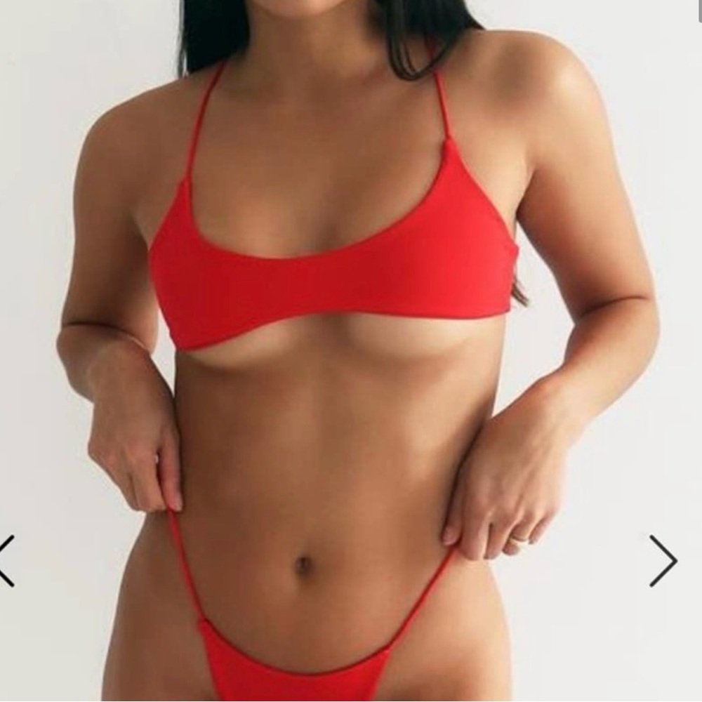 437 Trey bikini top - tags off never worn!